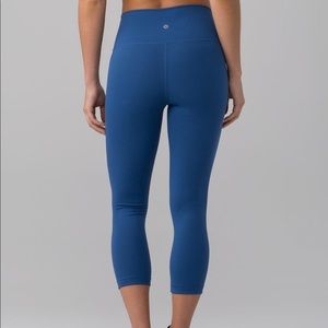Lululemon Reversible Crop Leggings, Size 4